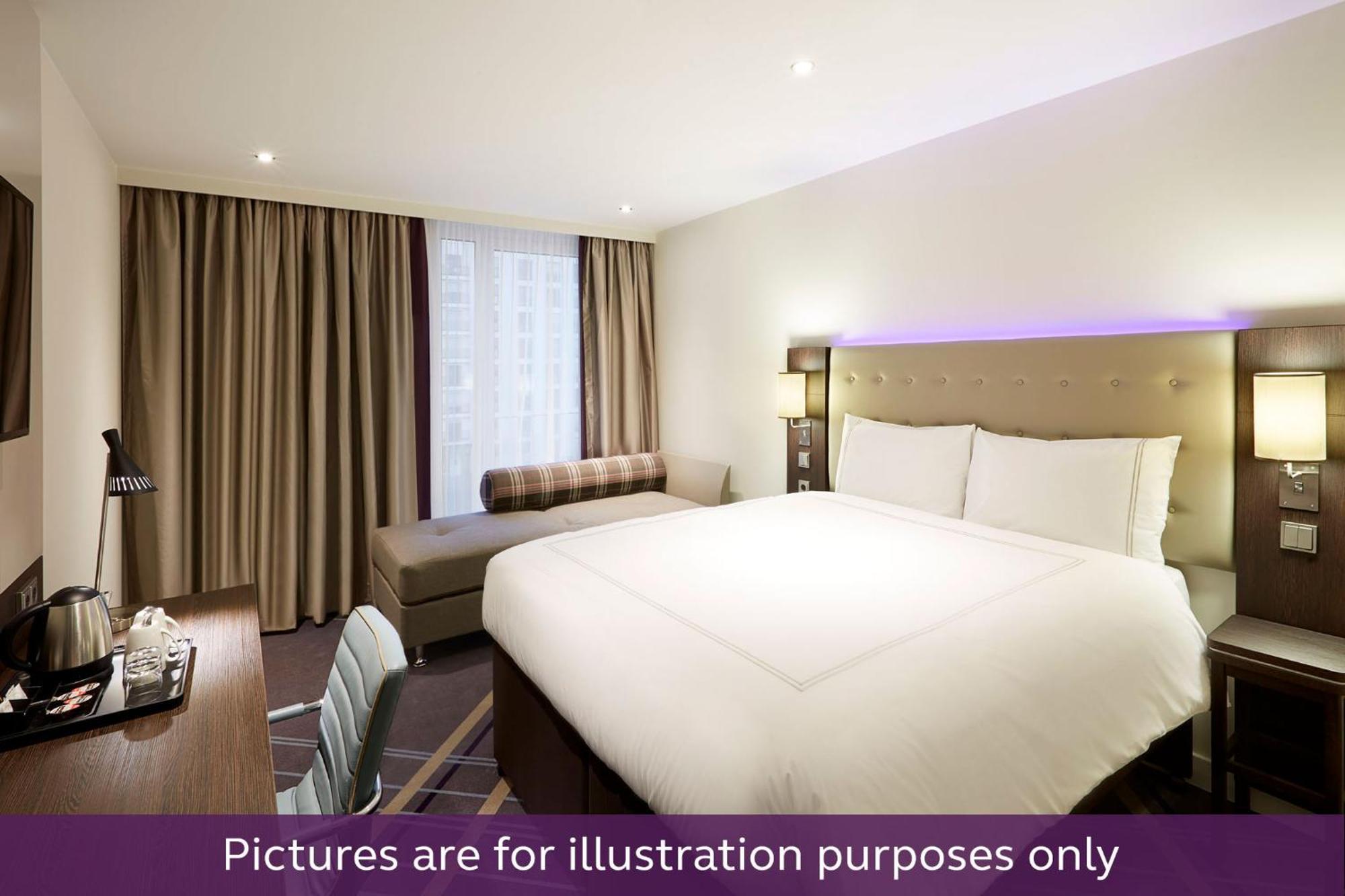 Premier Inn Koeln City Centre Екстер'єр фото